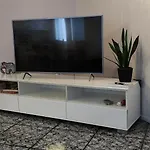 55 Nelioeinen Tilava Rivitalokaksio, 1-4hloe, Taeydellinen Keittioe, Uudet Kodinkoneet, Laadukas Sauna, Tv, Netflix, Wifi, Kuivaava Pyykinpesukone, Itsekirjautuminen 24h, Avainsaeiloeboxi Koodilla