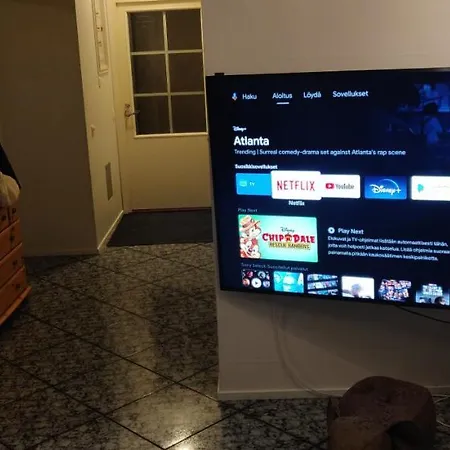 55 Nelioeinen Tilava Rivitalokaksio, 1-4hloe, Taeydellinen Keittioe, Uudet Kodinkoneet, Laadukas Sauna, Tv, Netflix, Wifi, Kuivaava Pyykinpesukone, Itsekirjautuminen 24h, Avainsaeiloeboxi Koodilla Prázdninový dům *