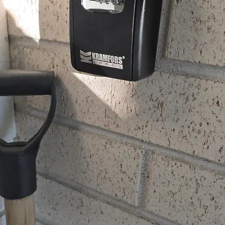 Prázdninový dům 55 Nelioeinen Tilava Rivitalokaksio, 1-4hloe, Taeydellinen Keittioe, Uudet Kodinkoneet, Laadukas Sauna, Tv, Netflix, Wifi, Kuivaava Pyykinpesukone, Itsekirjautuminen 24h, Avainsaeiloeboxi Koodilla *