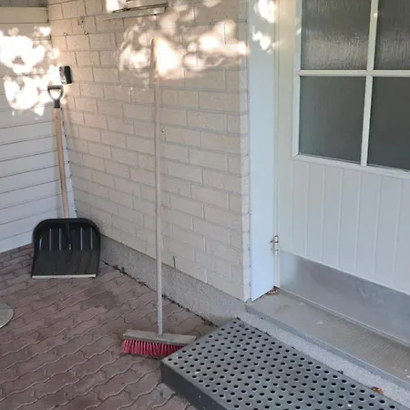 Ferienhaus 55 Nelioeinen Tilava Rivitalokaksio, 1-4hloe, Taeydellinen Keittioe, Uudet Kodinkoneet, Laadukas Sauna, Tv, Netflix, Wifi, Kuivaava Pyykinpesukone, Itsekirjautuminen 24h, Avainsaeiloeboxi Koodilla Seinäjoki