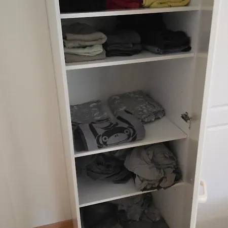 55 Nelioeinen Tilava Rivitalokaksio, 1-4hloe, Taeydellinen Keittioe, Uudet Kodinkoneet, Laadukas Sauna, Tv, Netflix, Wifi, Kuivaava Pyykinpesukone, Itsekirjautuminen 24h, Avainsaeiloeboxi Koodilla