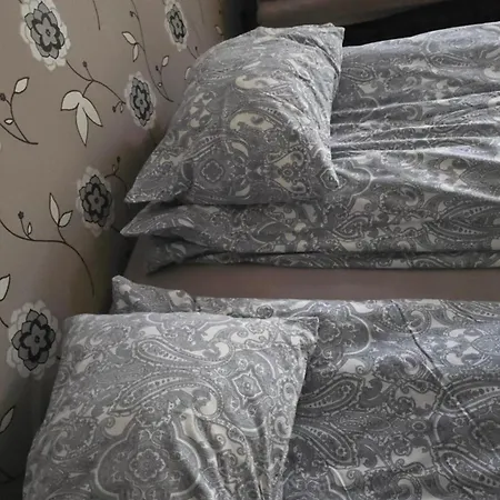 Prázdninový dům 55 Nelioeinen Tilava Rivitalokaksio, 1-4hloe, Taeydellinen Keittioe, Uudet Kodinkoneet, Laadukas Sauna, Tv, Netflix, Wifi, Kuivaava Pyykinpesukone, Itsekirjautuminen 24h, Avainsaeiloeboxi Koodilla *