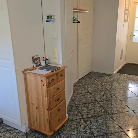 Ferienhaus 55 Nelioeinen Tilava Rivitalokaksio, 1-4hloe, Taeydellinen Keittioe, Uudet Kodinkoneet, Laadukas Sauna, Tv, Netflix, Wifi, Kuivaava Pyykinpesukone, Itsekirjautuminen 24h, Avainsaeiloeboxi Koodilla